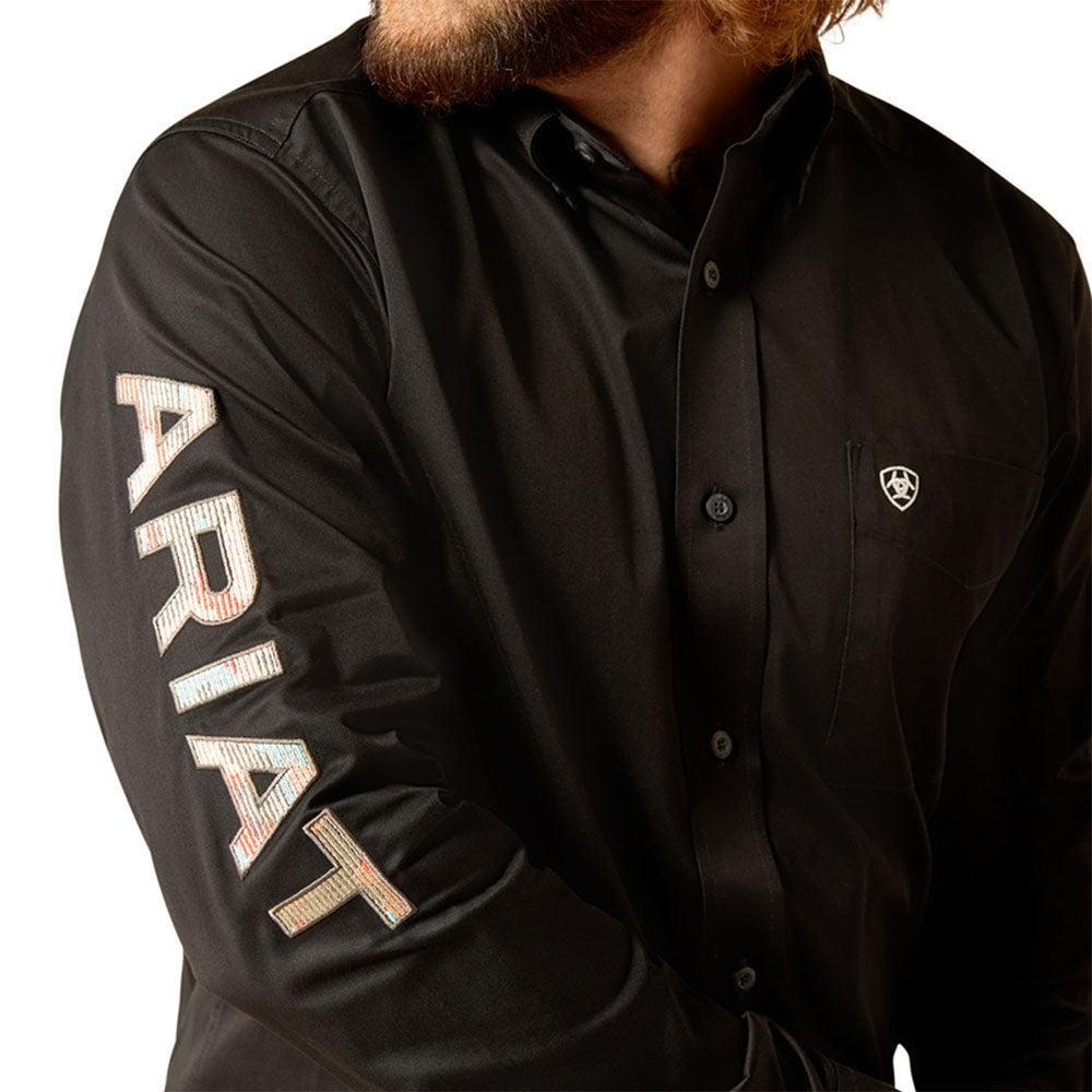 Team Logo Twill Negro Corte Fitted Shirt