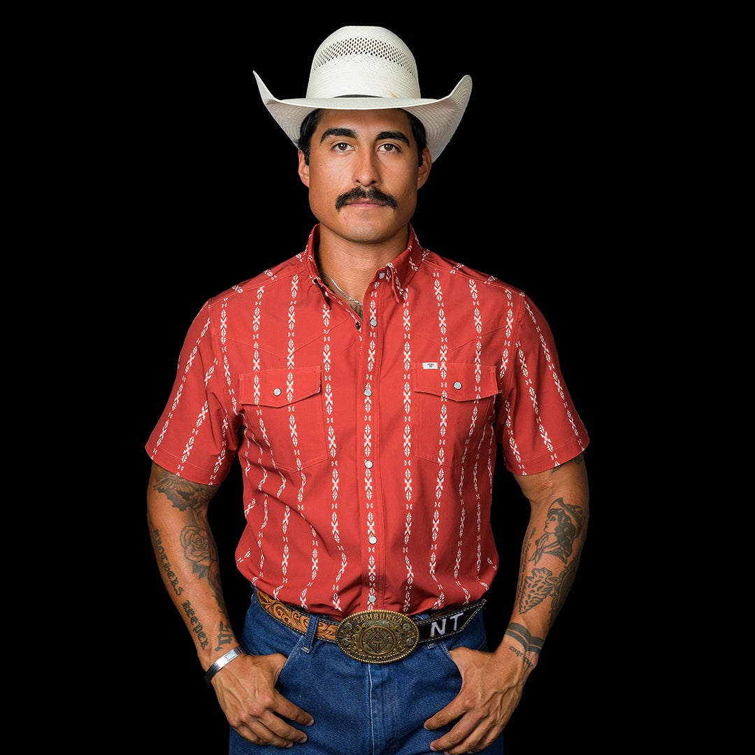The Maverick en Red Shirt FPS1026065