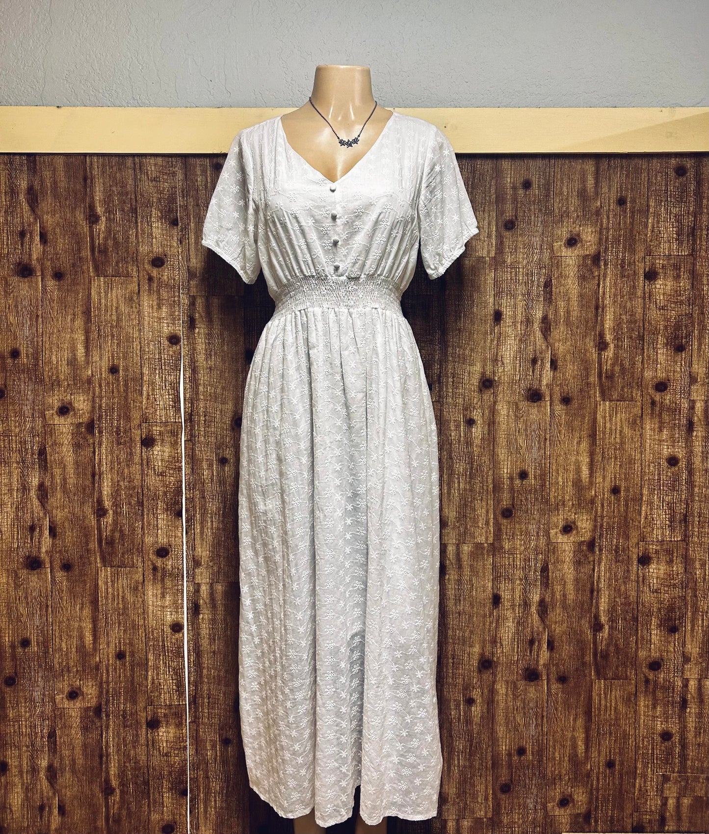 Maxi White | P6673